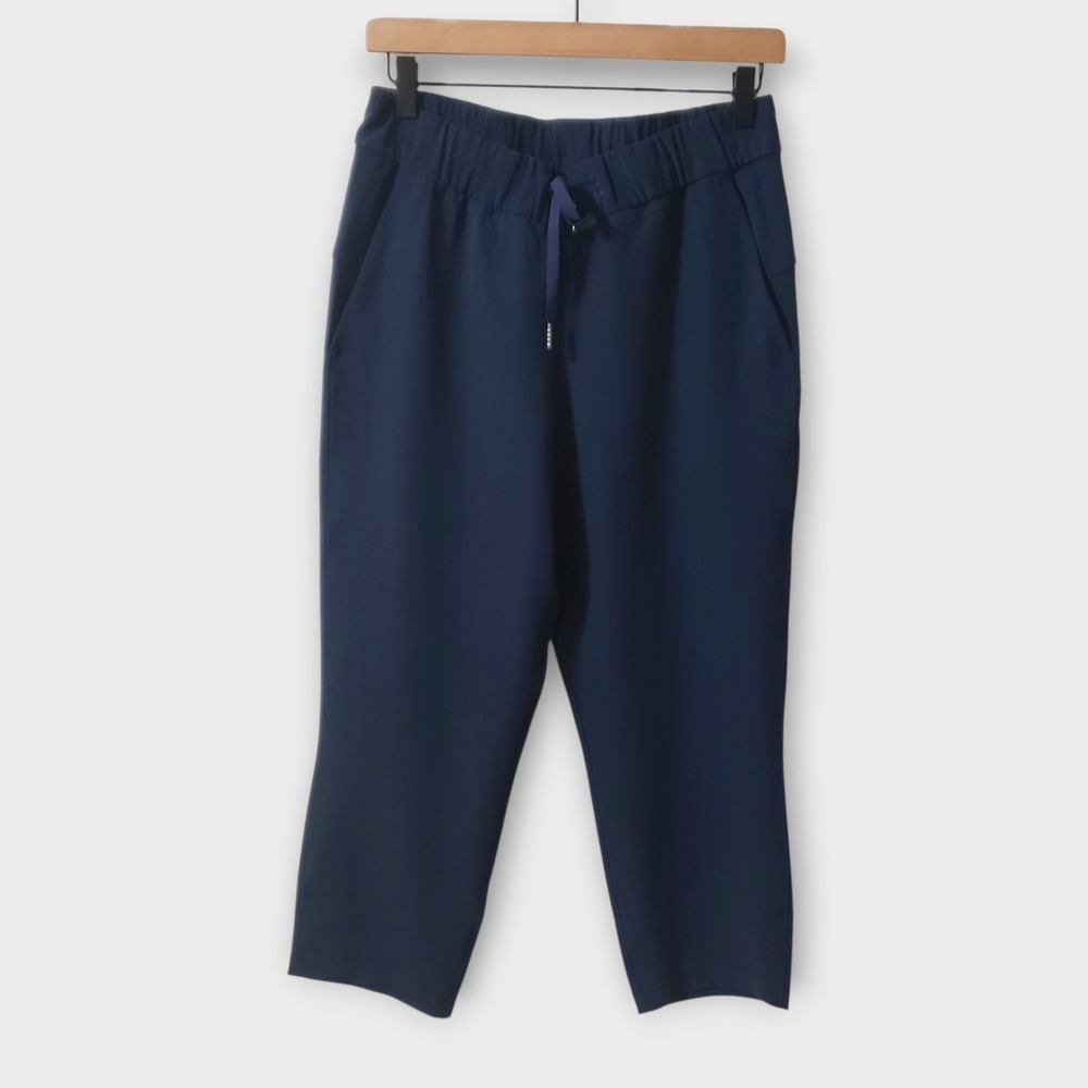 Lululemon On the Fly Woven Crop Pants True‎  Navy Blue Size 6 LW6AVMS